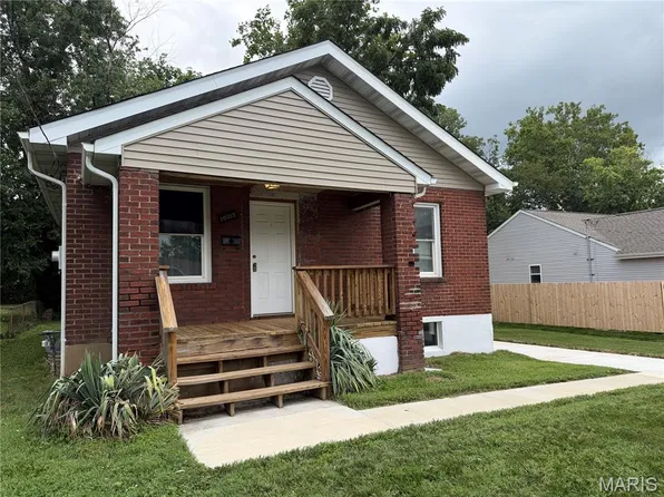 10315 Maddox Pl, Saint Louis, MO 63114