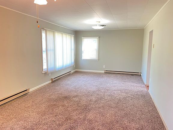 Living room with large windows and a lot of light