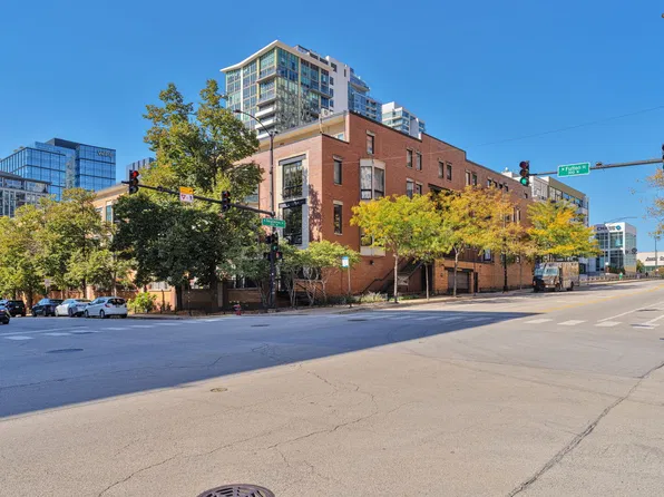 310 N Des Plaines St #A, Chicago, IL 60607