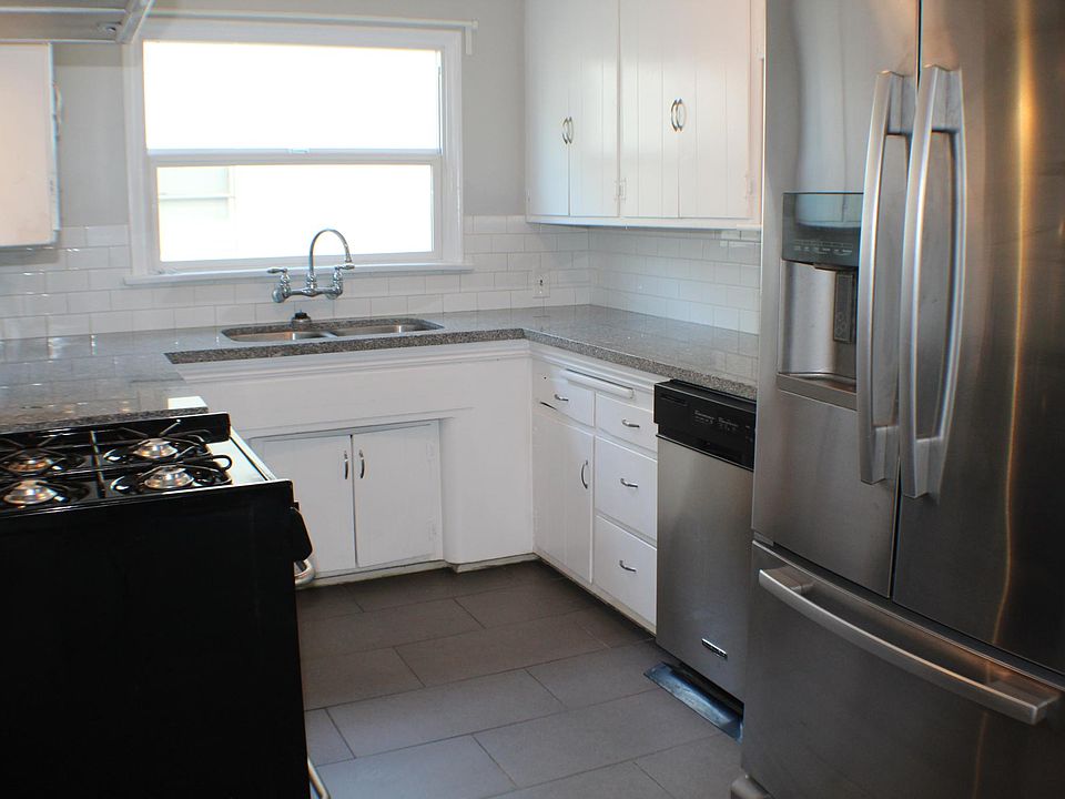 1st image of 5331 Whitsett Ave APT 3