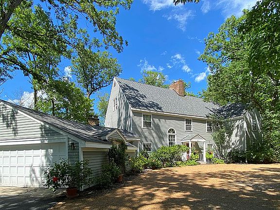 2nd image of 410 Crescent Dr