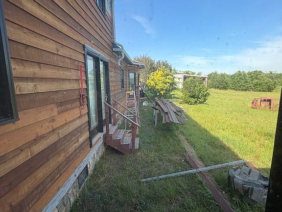 2nd image of 700 Melvin Hill Rd