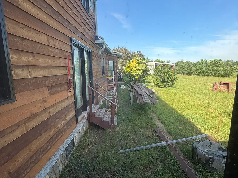 700 Melvin Hill Rd — Photo 2