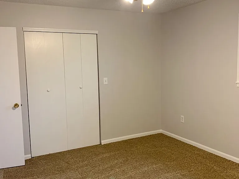 4404 Wabash Ave — Photo 11