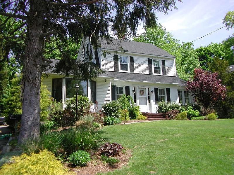 1st image of 6 Maplewood St