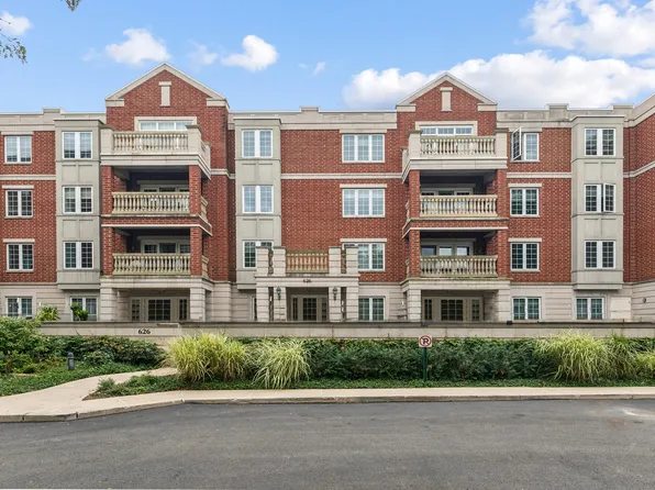 626 Homewood Ave APT 403, Highland Park, IL 60035