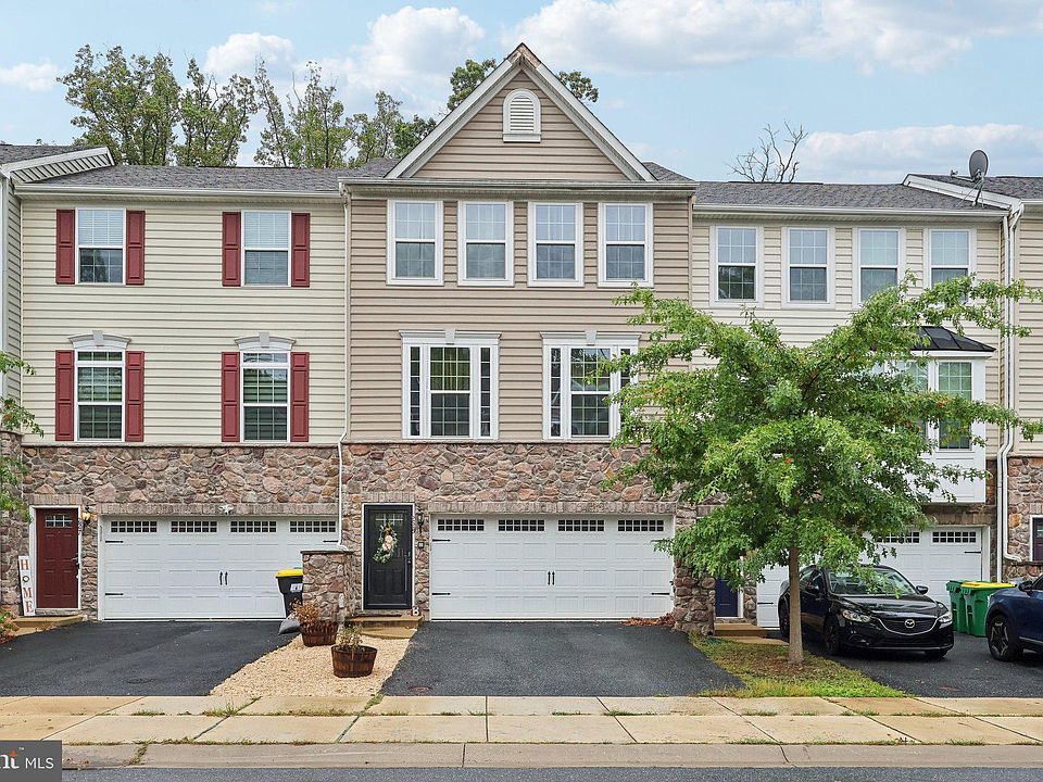 1st image of 229 W General Grey Ct