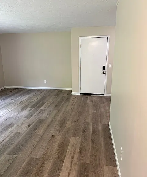 1000 Valley View Ln #I — Photo 7
