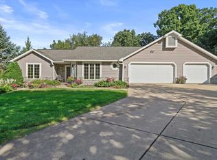 6 Waywood Cir, Madison, WI 53704