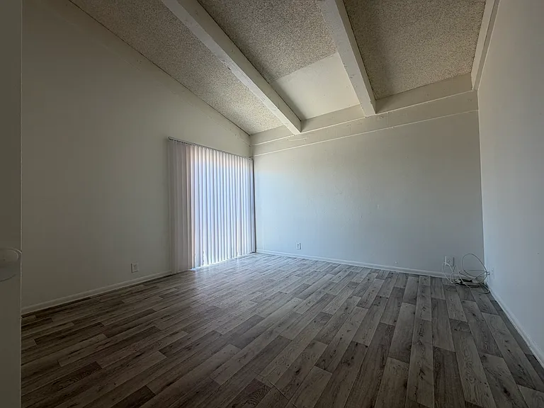 3205 E Earll Dr #7 — Photo 8