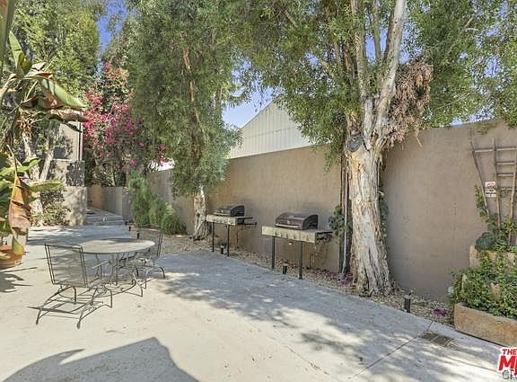 4th image of 1116 E Palmer Ave #28