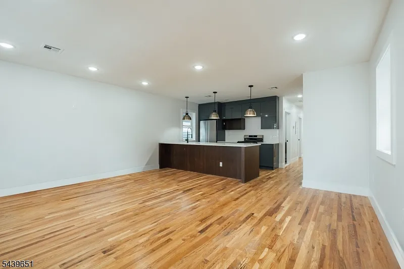 88 Hollywood Ave — Photo 4
