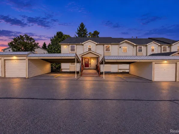 4998 Oak Hill Dr #8847, Waterford, MI 48329