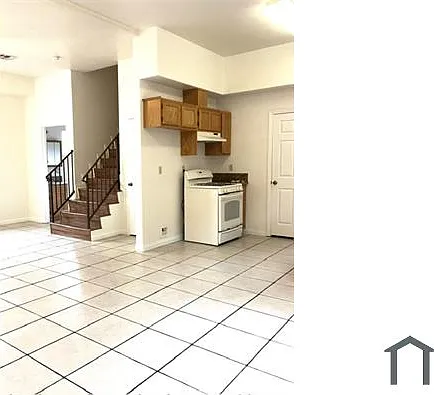 514 W 61st St — Photo 8