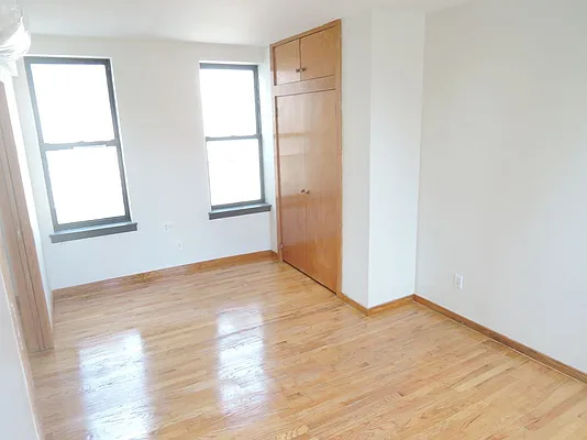 Rented by NYLA Realty | media 19