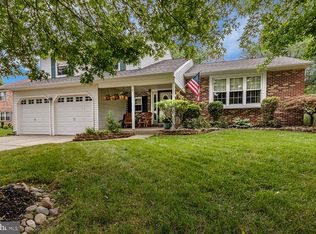 5 Dickens Ln, Mount Laurel, NJ 08054