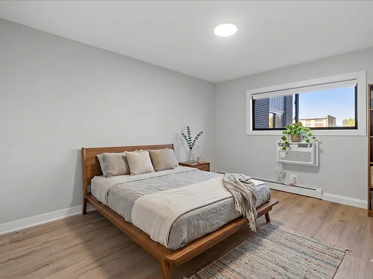 1000 Orchard Luxury Apartments — Photo 13
