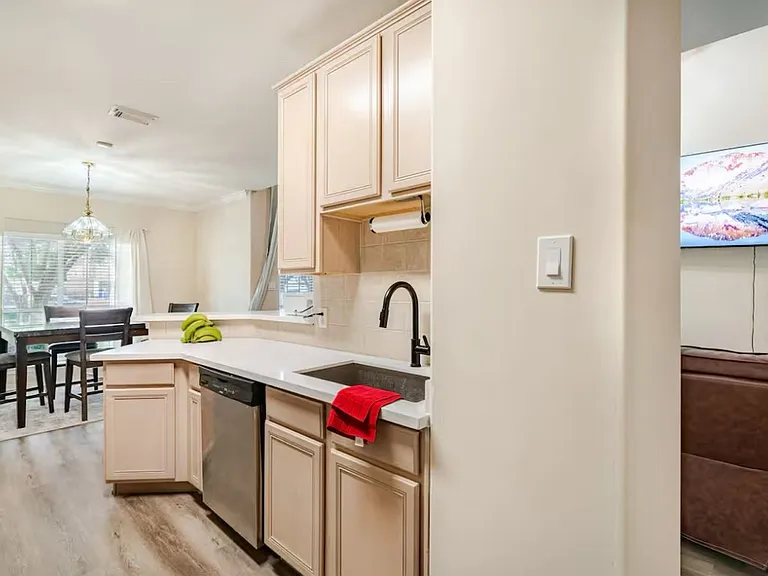 13674 Garden Grove Ct — Photo 15