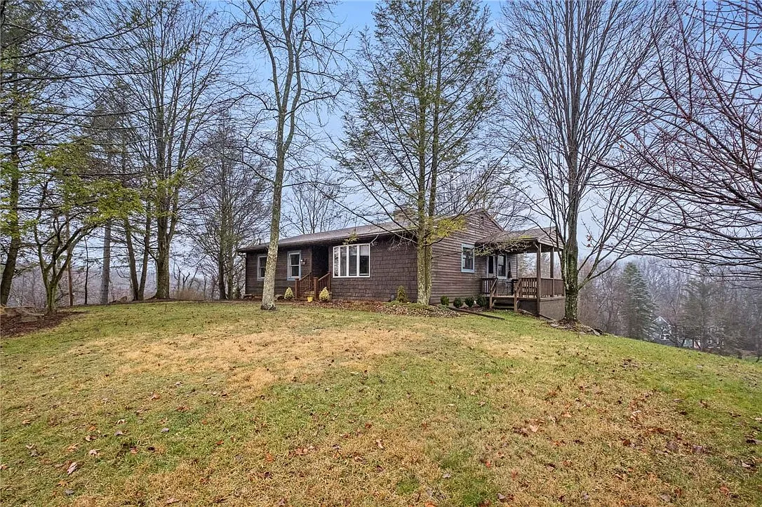 2387 Fairhill Rd photo 1