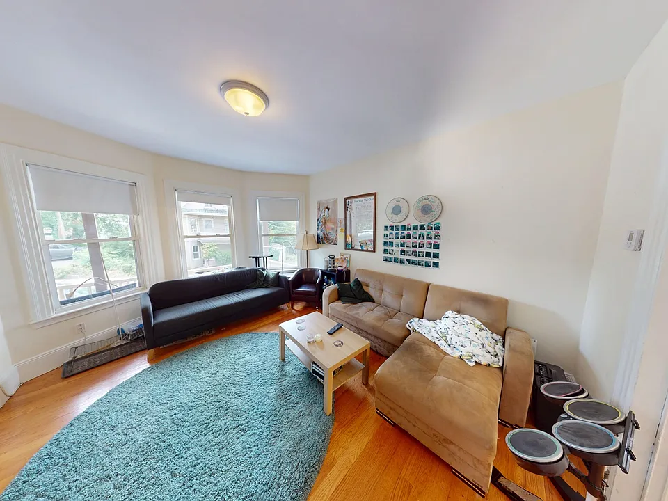 1 Woodstock Ave #A