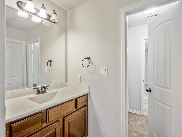 11306 Longmire Creek Ct — Photo 31