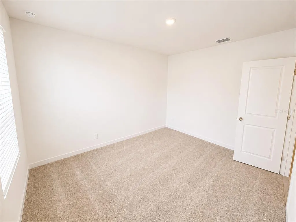 4 bed, 2.0 bath, 1733 sqft, $2,200 — Photo 3