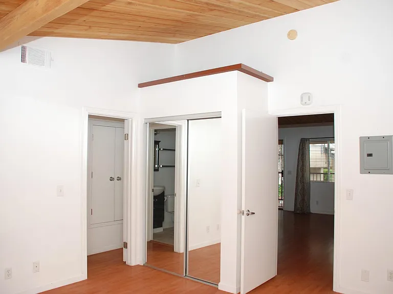 5931 Howell Dr #8 — Photo 10