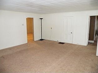 2nd image of 171 Main St