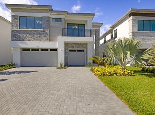 8068 Laurel Falls Dr, Boca Raton, FL 33496