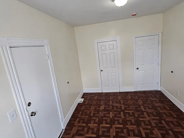 1072 Hyde Park Ave #5 — Photo 3