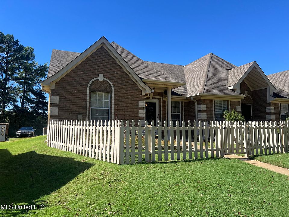 1st image of 6714 Beaumont Cir
