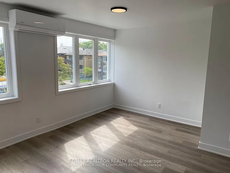 409 Royal York Rd N #2 — Photo 8