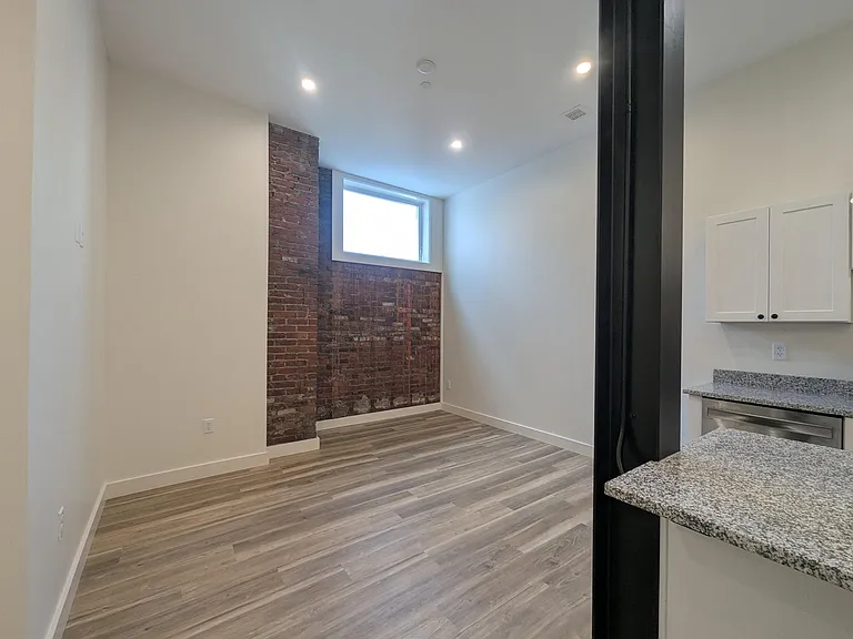 22 S Main St #202 — Photo 7