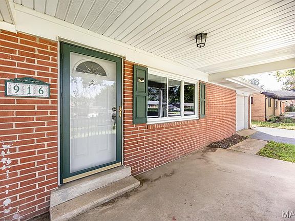 3rd image of 916 Peony Dr