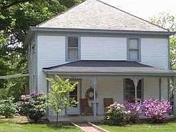 3rd image of 104 South St