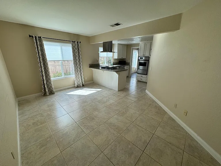 11670 Avenida Marcella — Photo 4