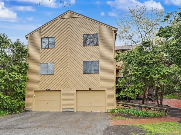 77 Leland Farm Rd #77, Ashland, MA 01721
