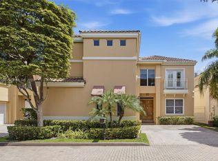3722 NE 208th Ter, Aventura, FL 33180
