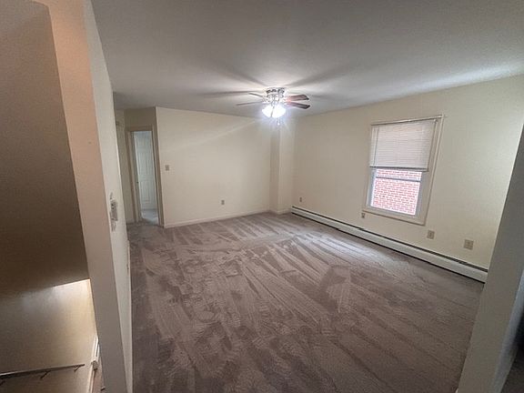 3rd image of 516 N Franklin St #2
