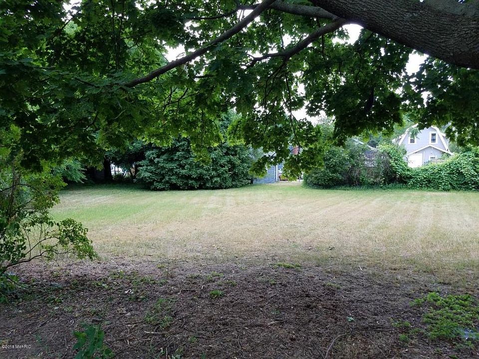 2nd image of 3756 Francis Ave