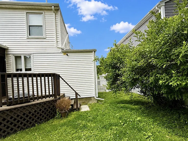 74 Seminole Ave — Photo 33