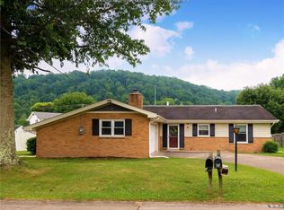 234 Seneca Cir, Winfield, WV 25213