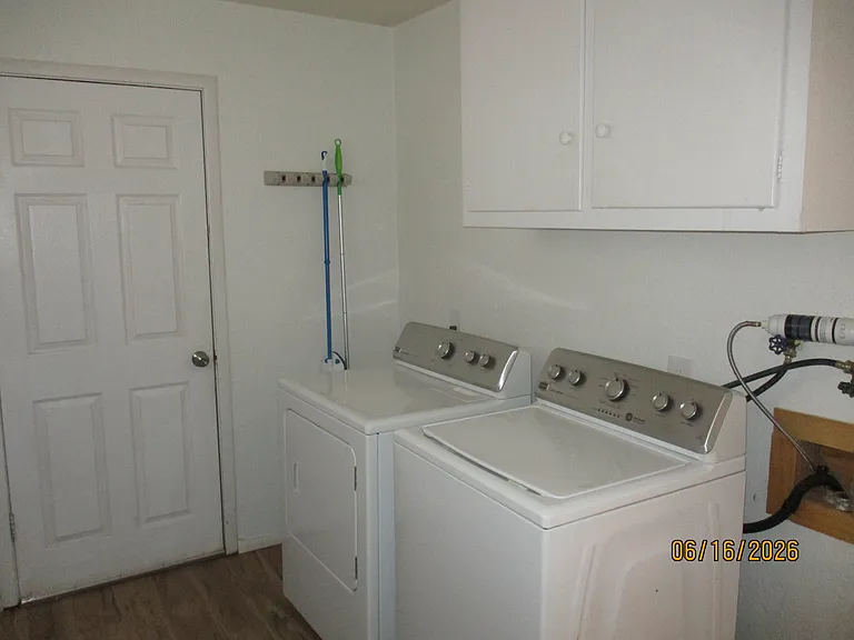 2101 June St NE — Photo 12