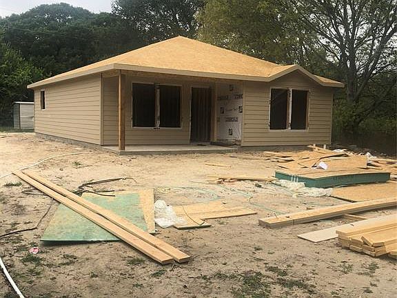 5th image of 1109 Hemlock Dr