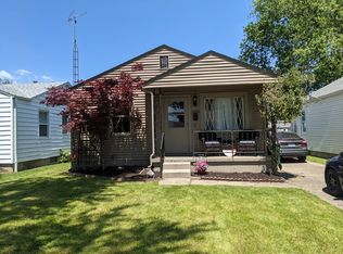 2309 E Grandview Ave, Grandview, IL 62702