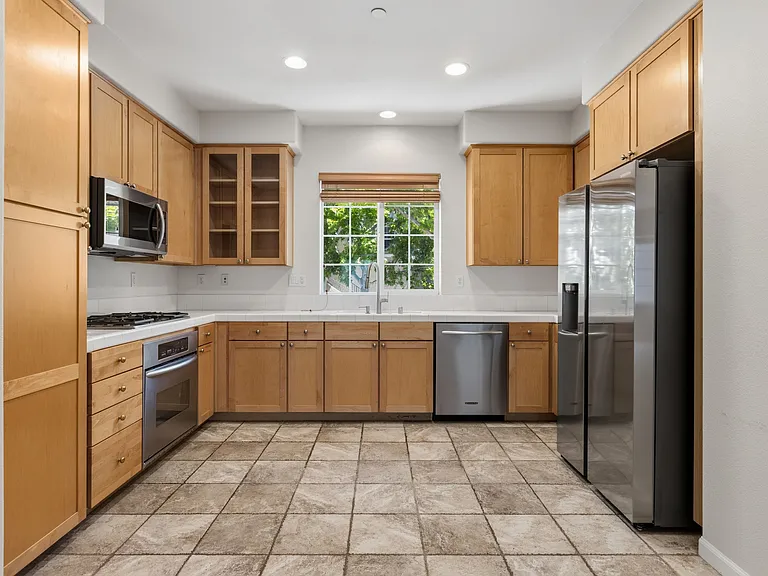 536 Adeline Ave — Photo 4