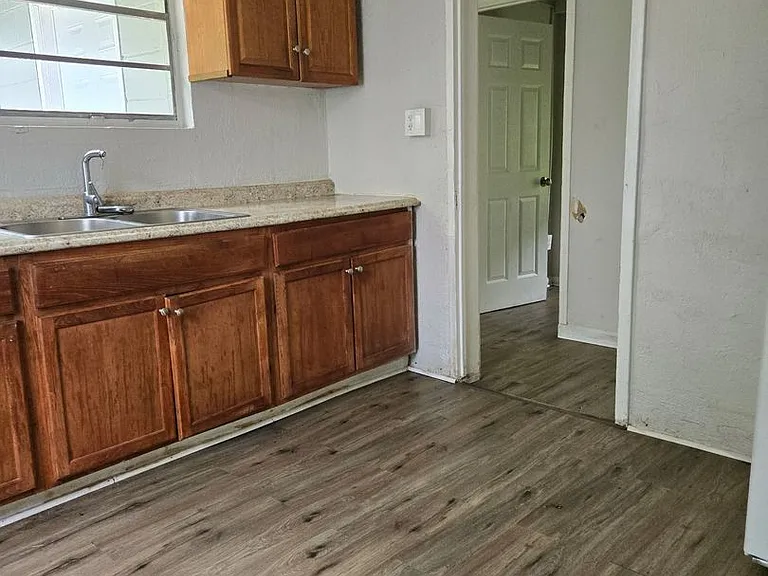 1417 Church St — Photo 8