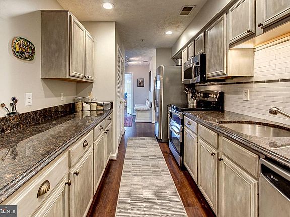 4th image of 615 Admiral Dr Unit 407