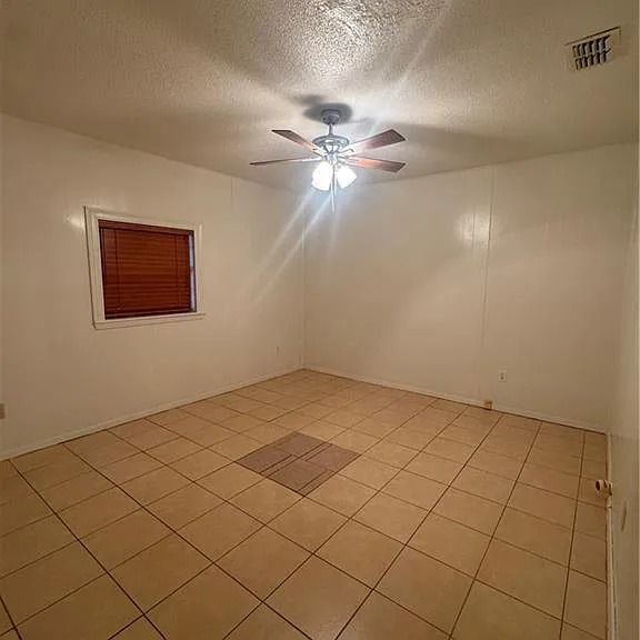 1005 Saltillo St — Photo 2