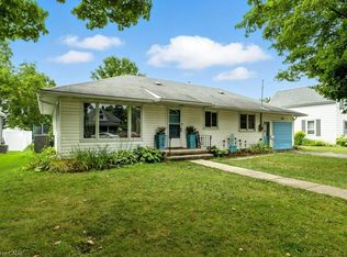 208 King St, North Perth, ON N0G1B0